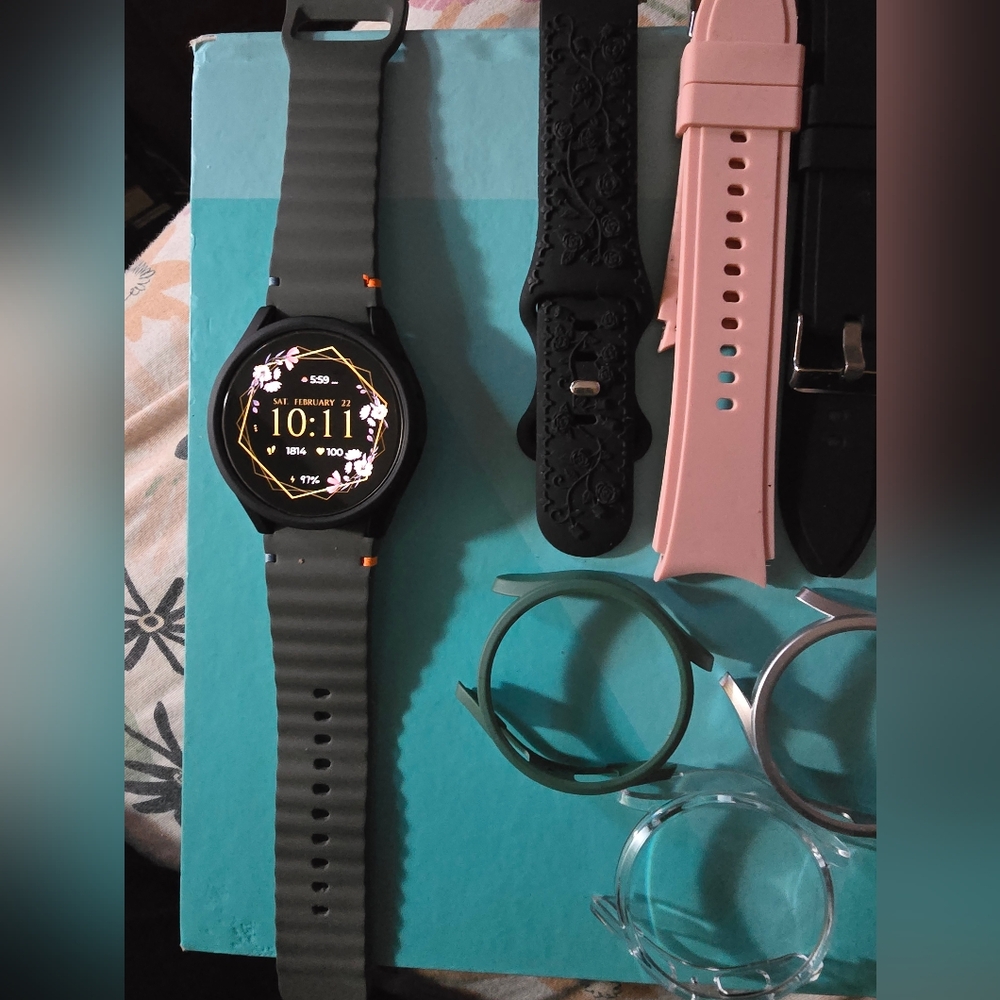40mm Samsung Galaxy Watch 7w/ Gps &4g LTE and Accessories